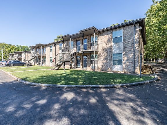 3rd image of 2850 Middle Tennessee Blvd APT H7