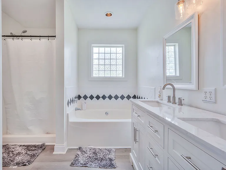 202 Weeping Hollow Ct — Photo 18