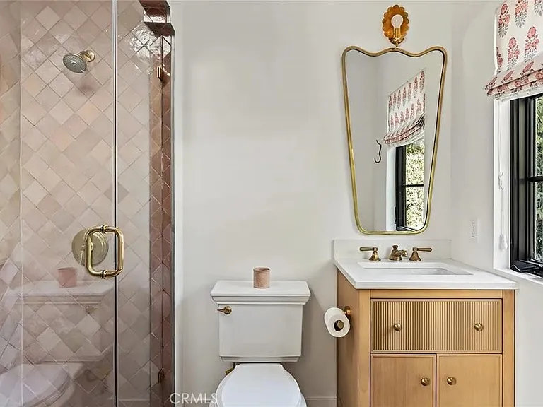 738 San Lorenzo St — Photo 42