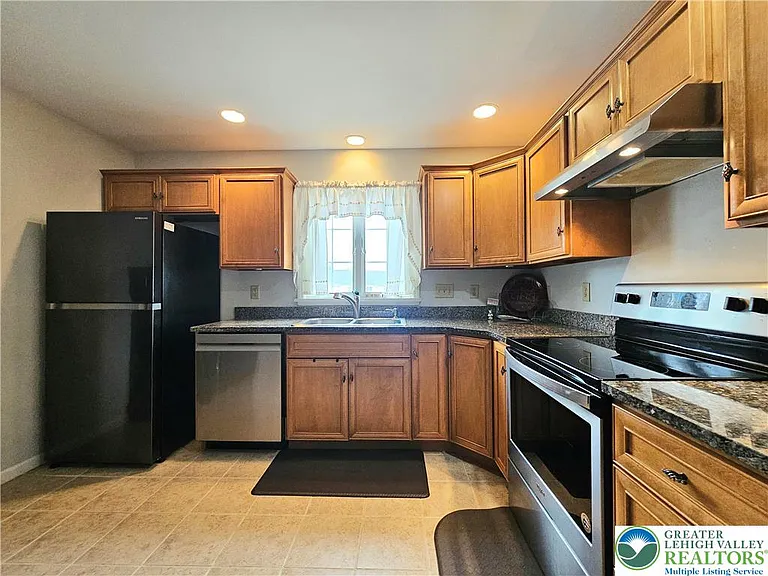 2 Tamarack Ct — Photo 12