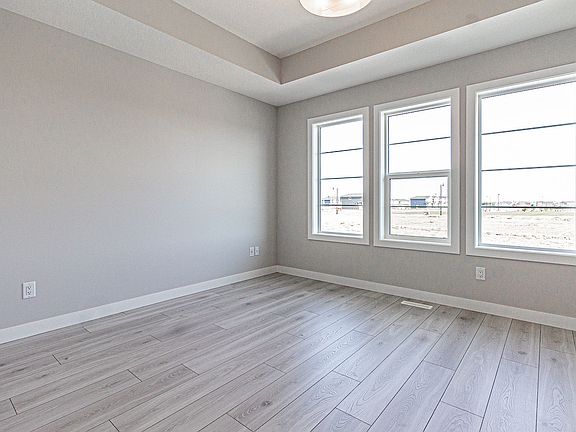 3rd image of 197 Dawson Cir #197