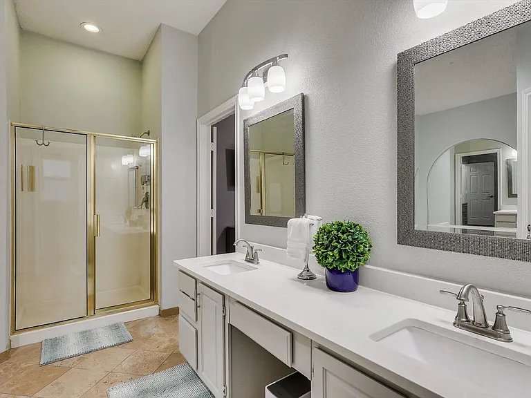 1717 Parkwood Dr — Photo 16
