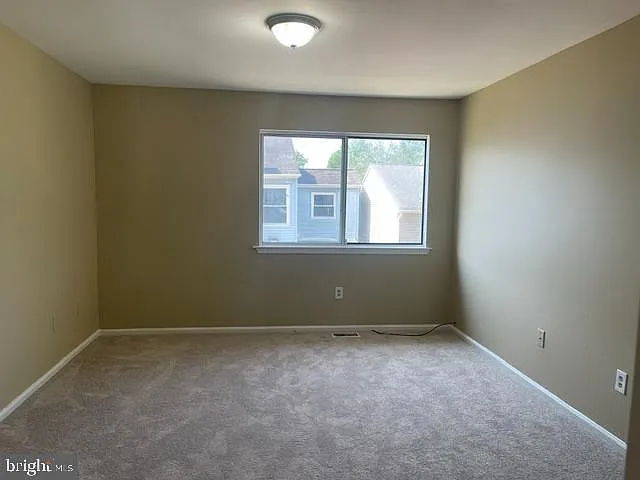 13 Chatham Ct — Photo 8