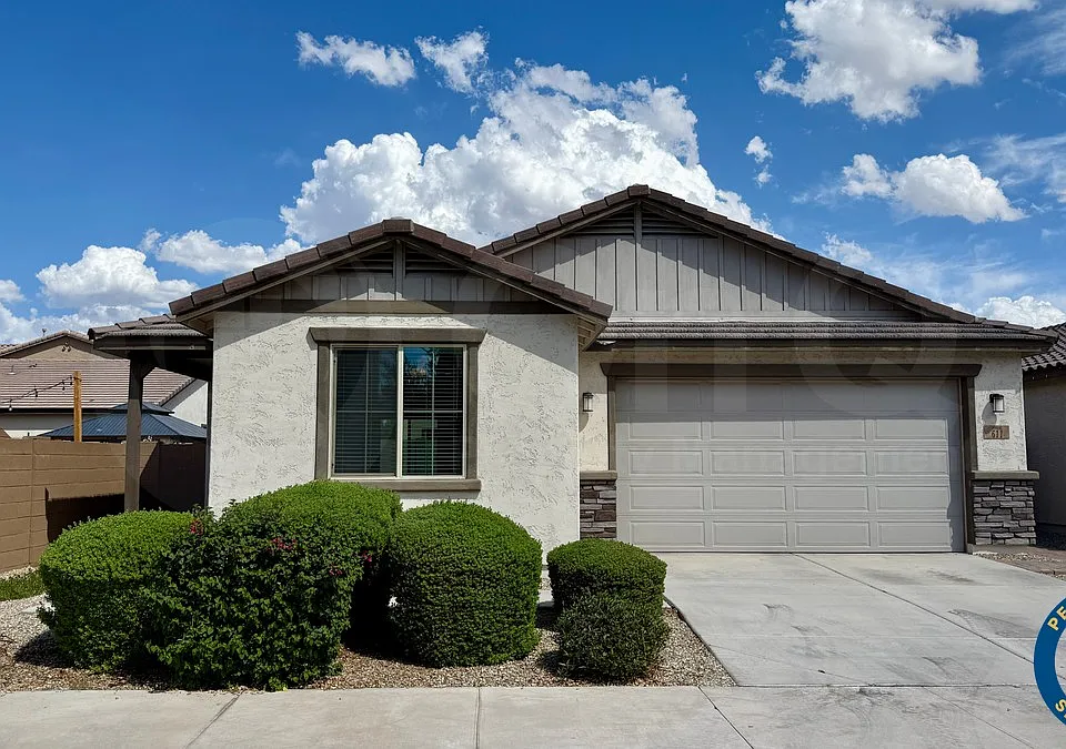 611 N 110th Dr