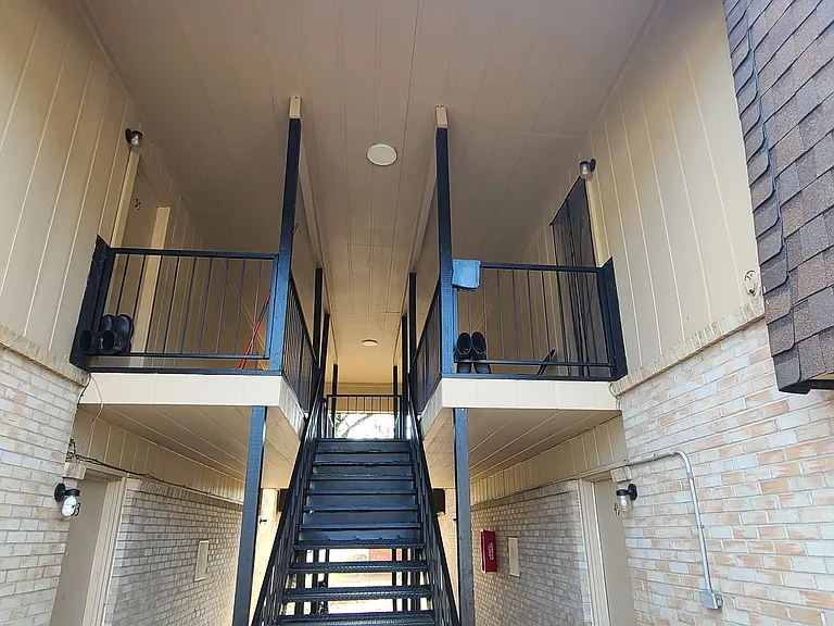 Breezeway Entryway