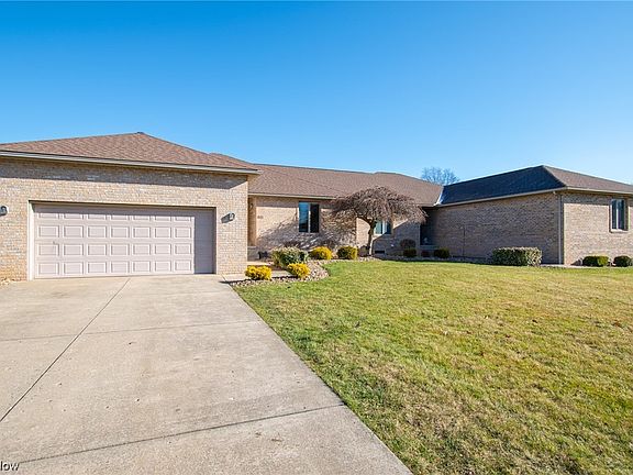 2nd image of 525 Shadydale Dr