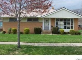 11076 Westborough Rd, Parma Heights, OH 44130