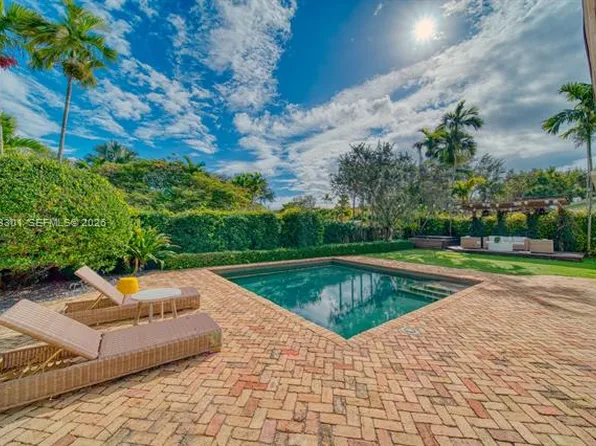 7621 SW 65th Pl, South Miami, FL 33143