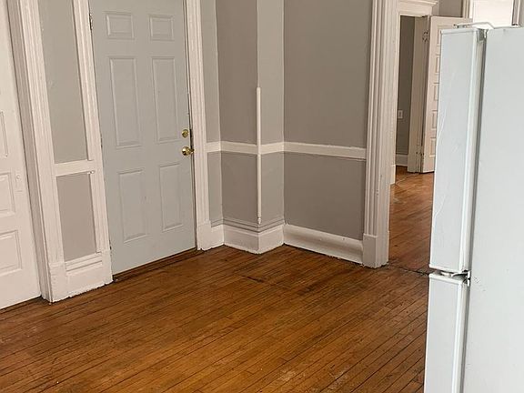5th image of 2252 S Whipple St Unit 3F
