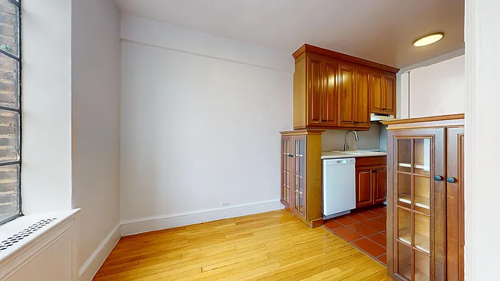 Rented by Bond New York | media 26