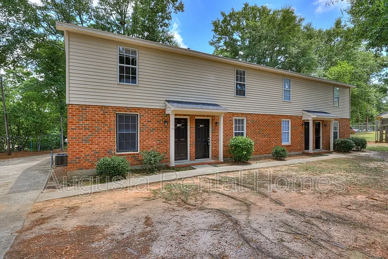 2 bed, 1.5 bath, 1005 sqft, $1,125 — Photo 2
