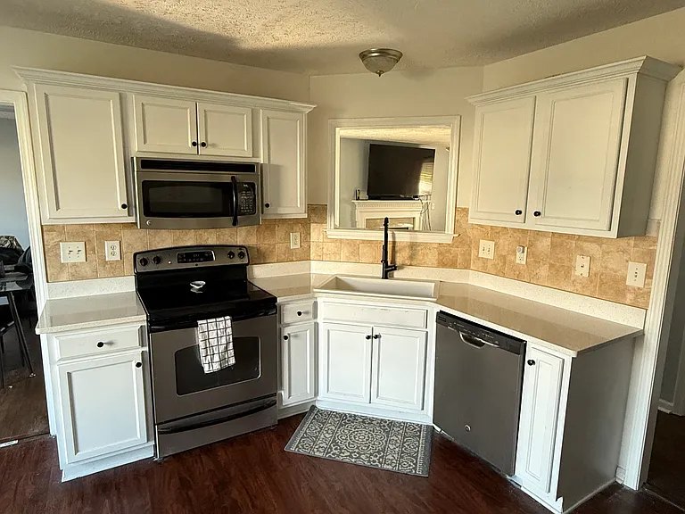 182 Lochwood Dr — Photo 8