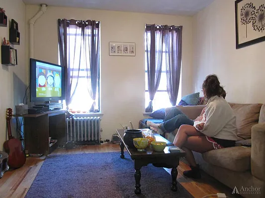 Rented by Anchor Associates | media 12
