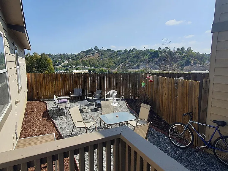 567 Hoover St — Photo 4