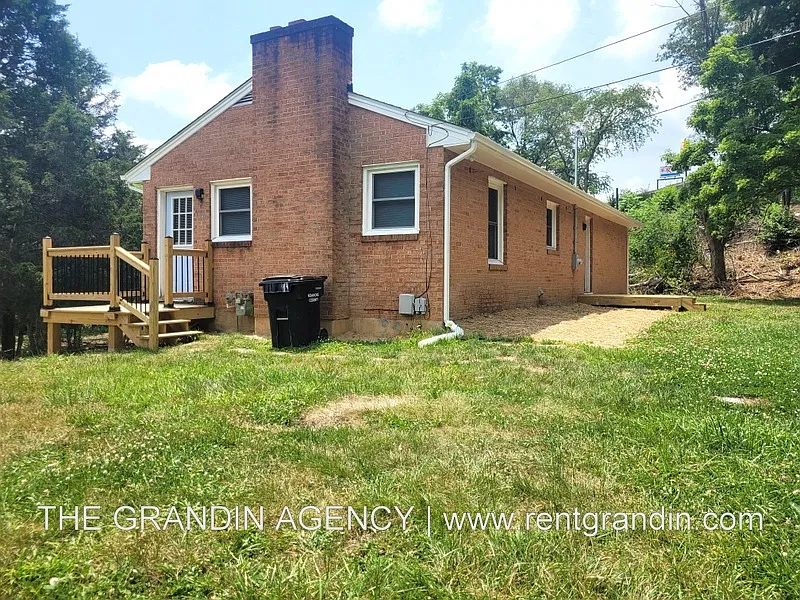 7670 Keaton Dr