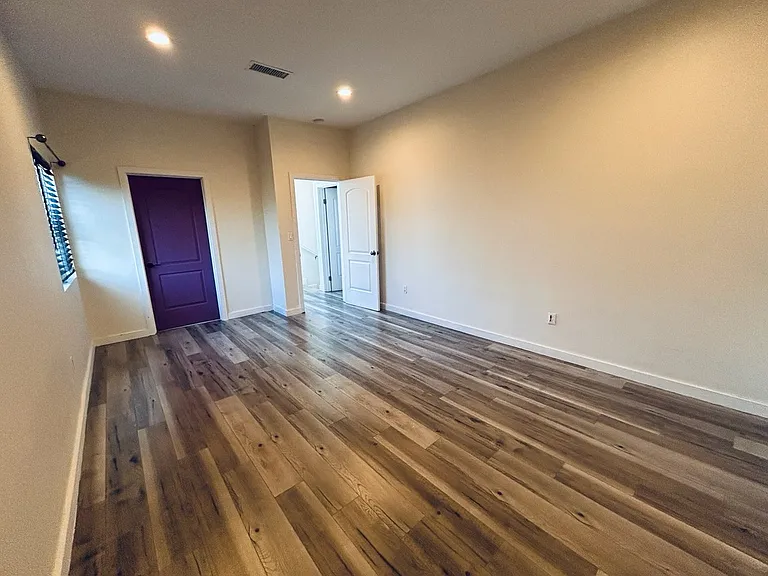 13859 Valerio St — Photo 15