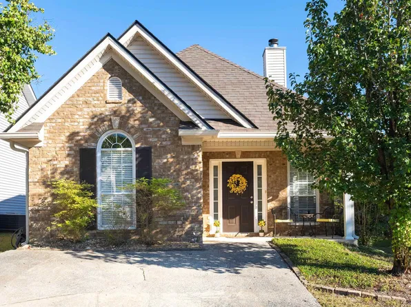 339 Forest Lakes Dr, Sterrett, AL 35147