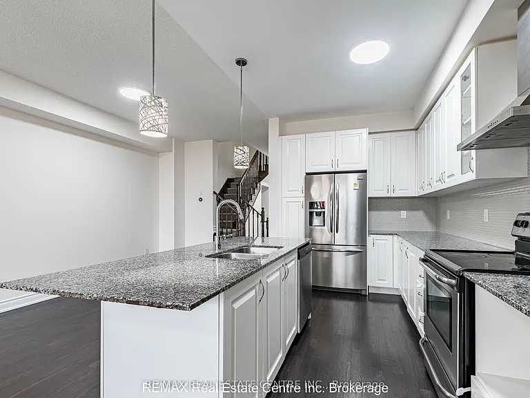 27 Lady Evelyn Cres — Photo 15