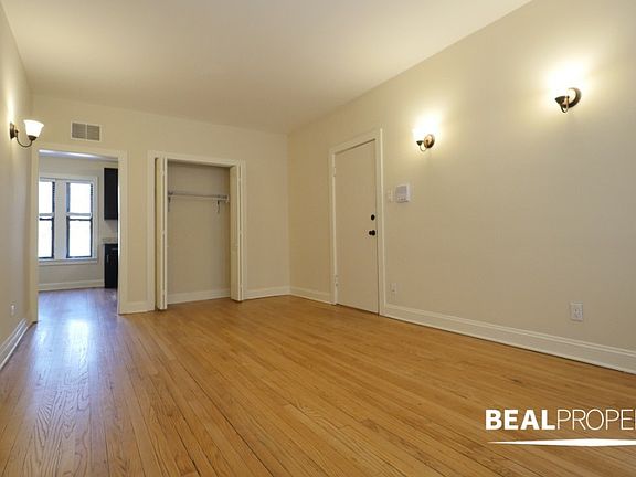 2nd image of 4038 N Ashland Ave #W1