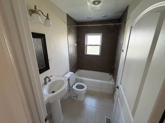 12 Sunnyside Dr — Photo 4