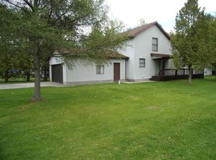 135 Channel Ct, Houghton Lake, MI 48629