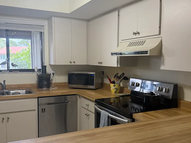 3500 El Conquistador Pkwy — Photo 12