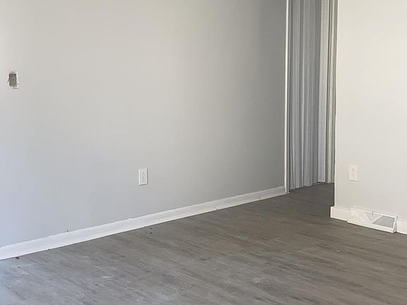 4th image of 13511 Merl Ave