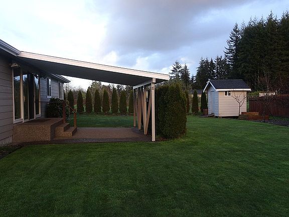 3rd image of 1345 Seely Ct