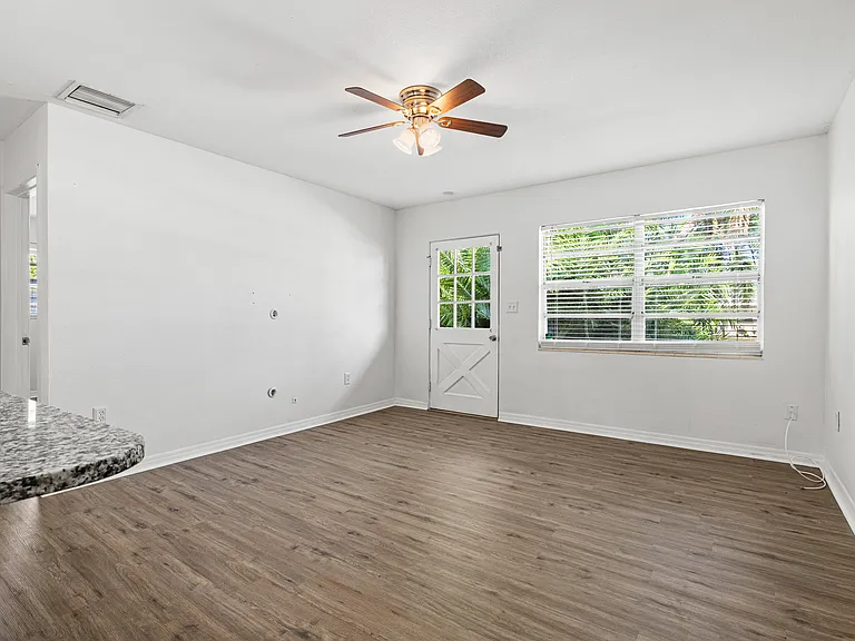 5911 Olive Ave — Photo 2