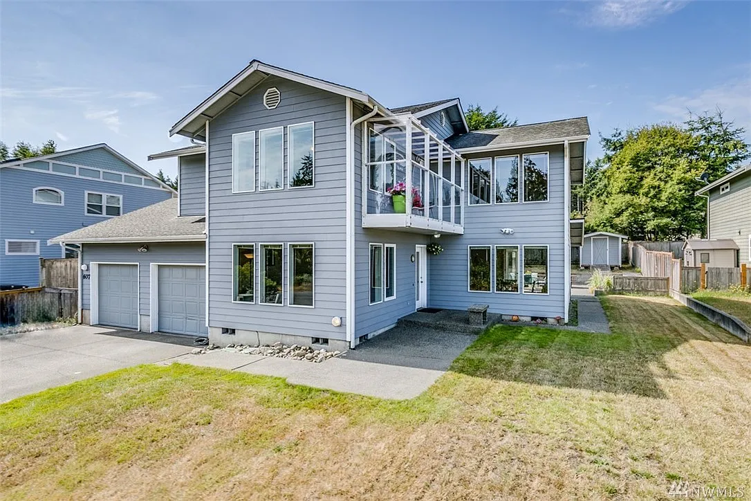 607 Milwaukee Dr photo 1