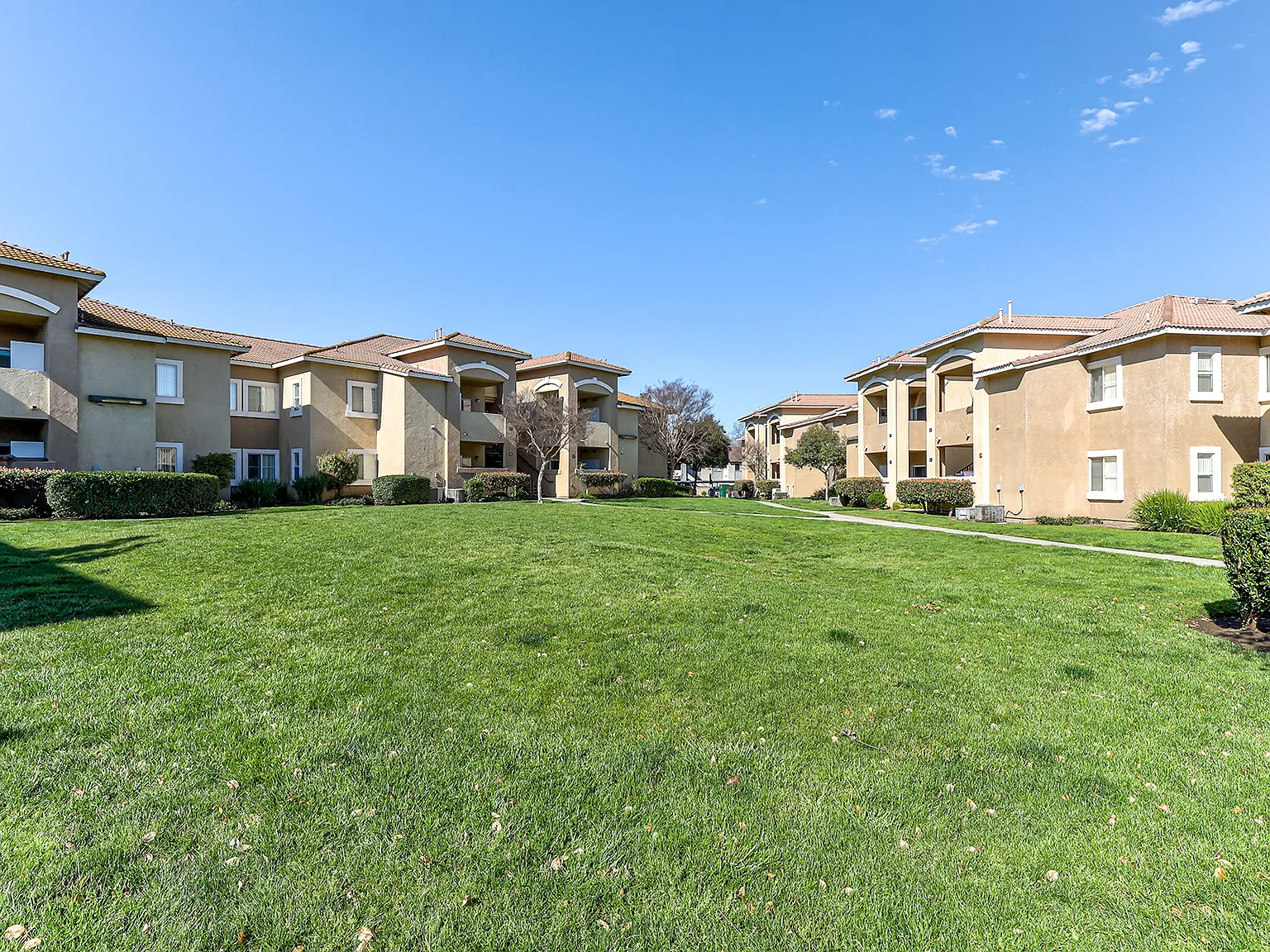 Portofino Apartments — Photo 1