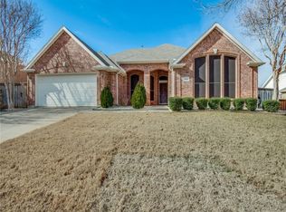 1611 Babbling Brook Dr, Grand Prairie, TX 75050