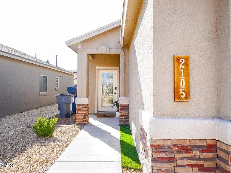 2105 Tim Foster St — Photo 3