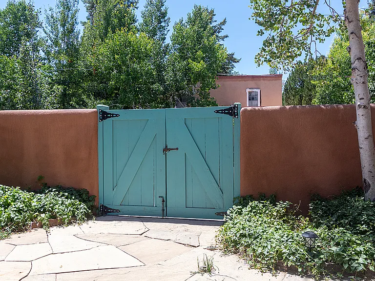 537 Garcia St — Photo 25