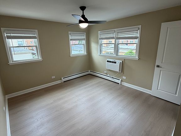 4th image of 1084 Willson Dr APT 1