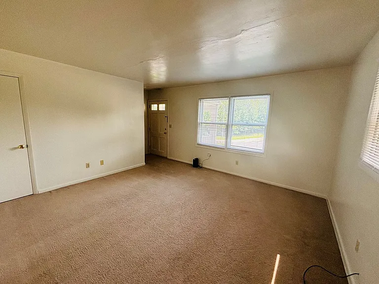 1407 Toms Creek Rd #8 — Photo 8