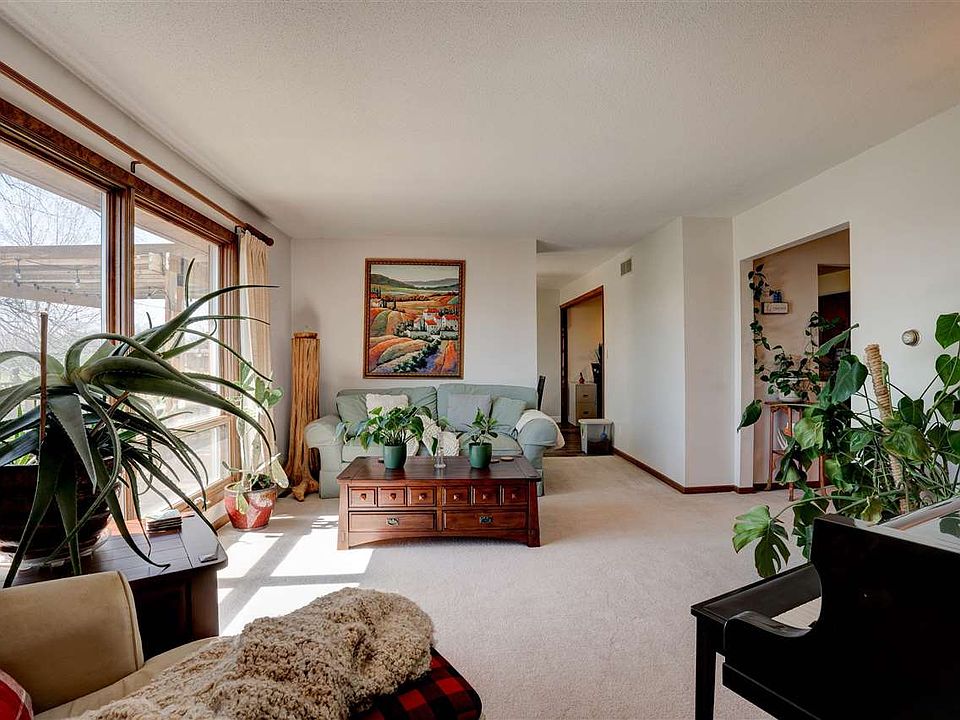 109 Fairview Dr, Wellman, IA 52356 Zillow