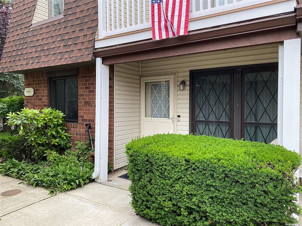 1st image of 75 Cambridge Dr W #75