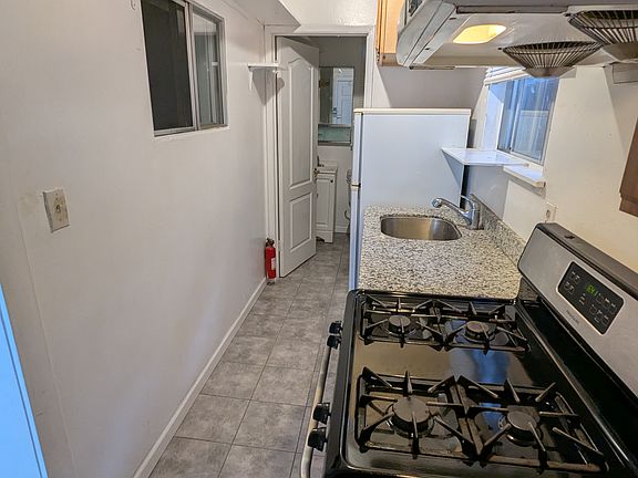 4th image of 1509 8th Ave