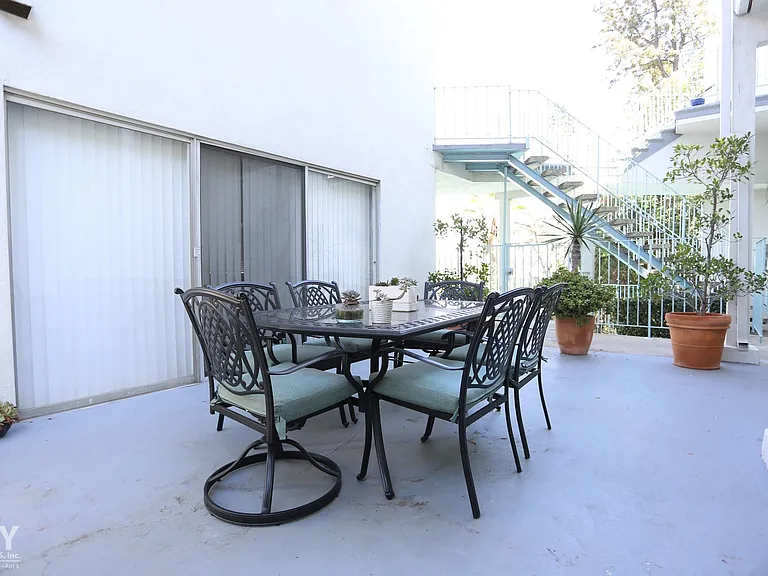 2849 Waverly Dr — Photo 21