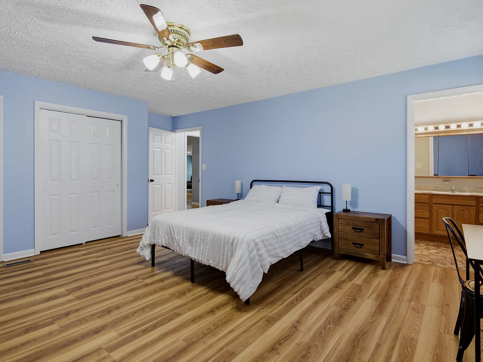 1829 Martindale Drive - 1-XL Primary Suite — Photo 2