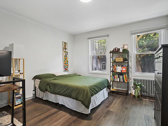 3rd image of 69 Devoe St APT 2