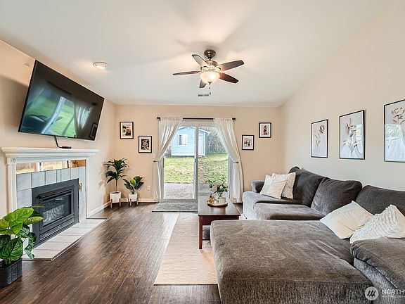 3rd image of 4001 48th Avenue NE