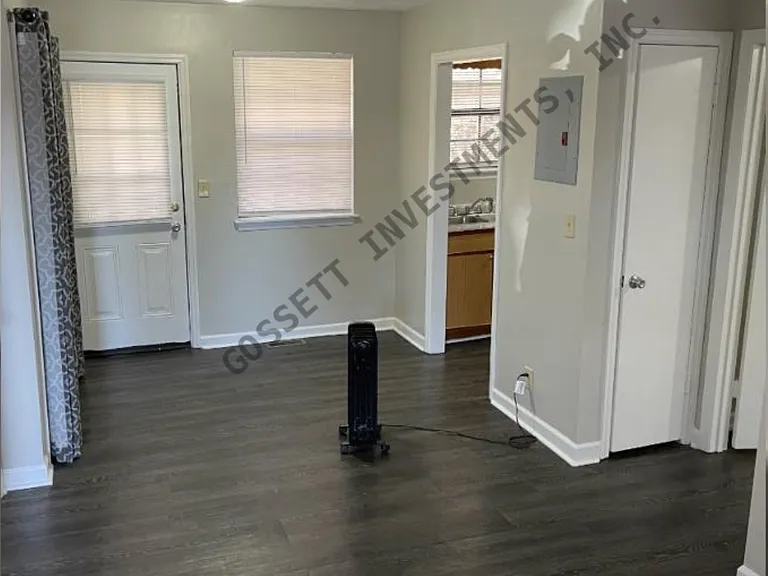 Mason Court Apartments — Photo 8