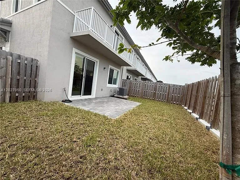1371 SE 7th St — Photo 23