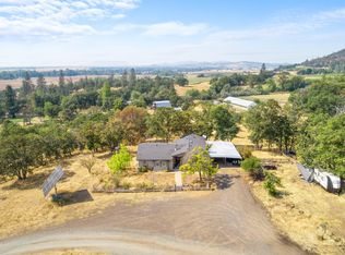 1211 Yankee Creek Rd, Eagle Pt, OR 97524