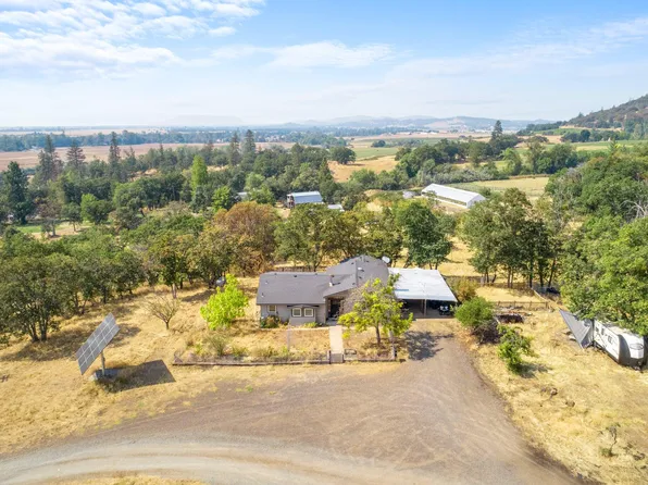 1211 Yankee Creek Rd, Eagle Pt, OR 97524