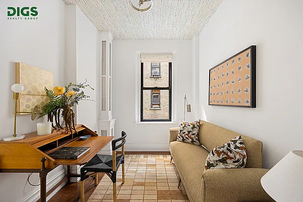 Sold by Digs Realty Group | media 9