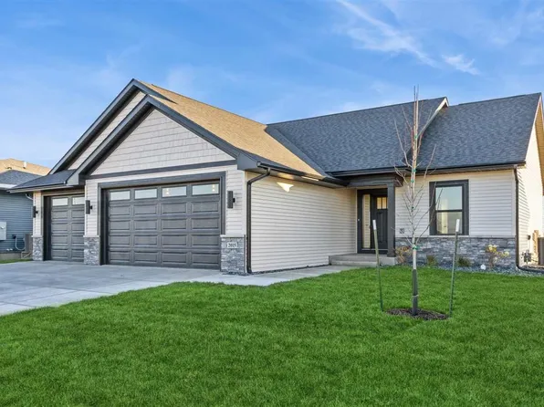 2015 Oak Terrace Ave, North Liberty, IA 52317