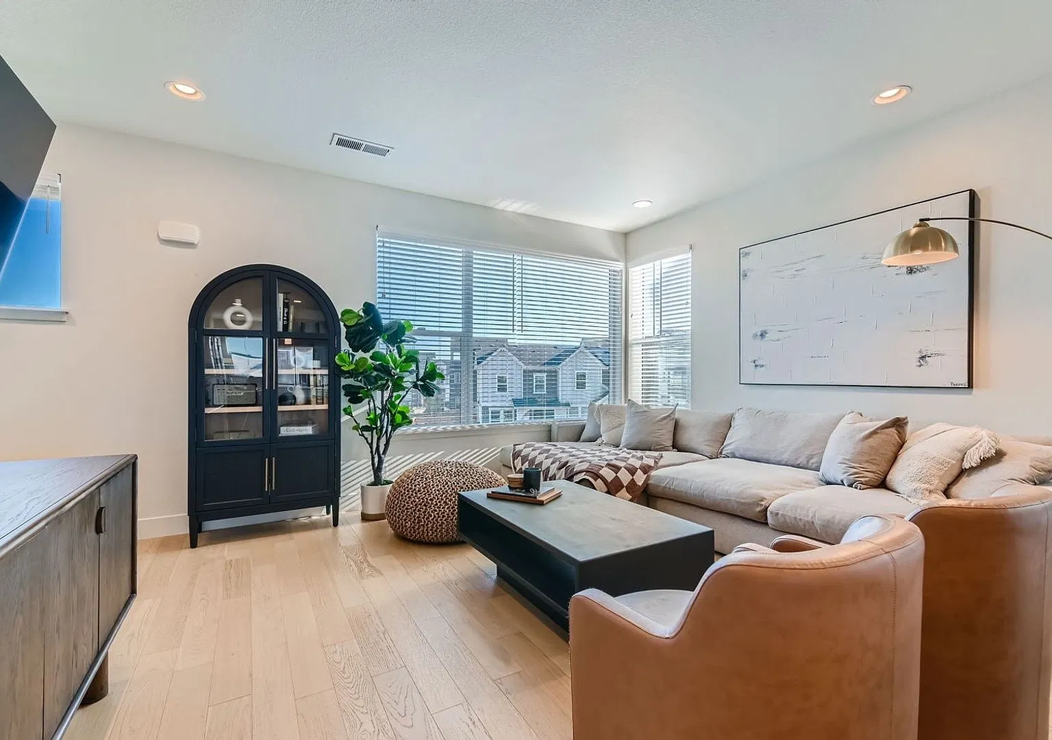 3 Bedroom, 4 Bath Townhome in Broomfield — Photo 2